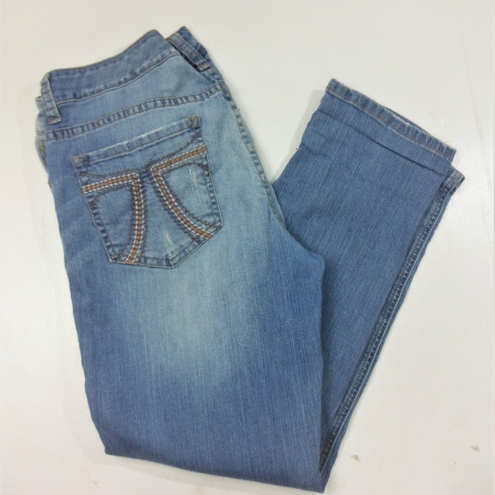 Womans Seven 7 Distressed Denim Capri Jeans - 12